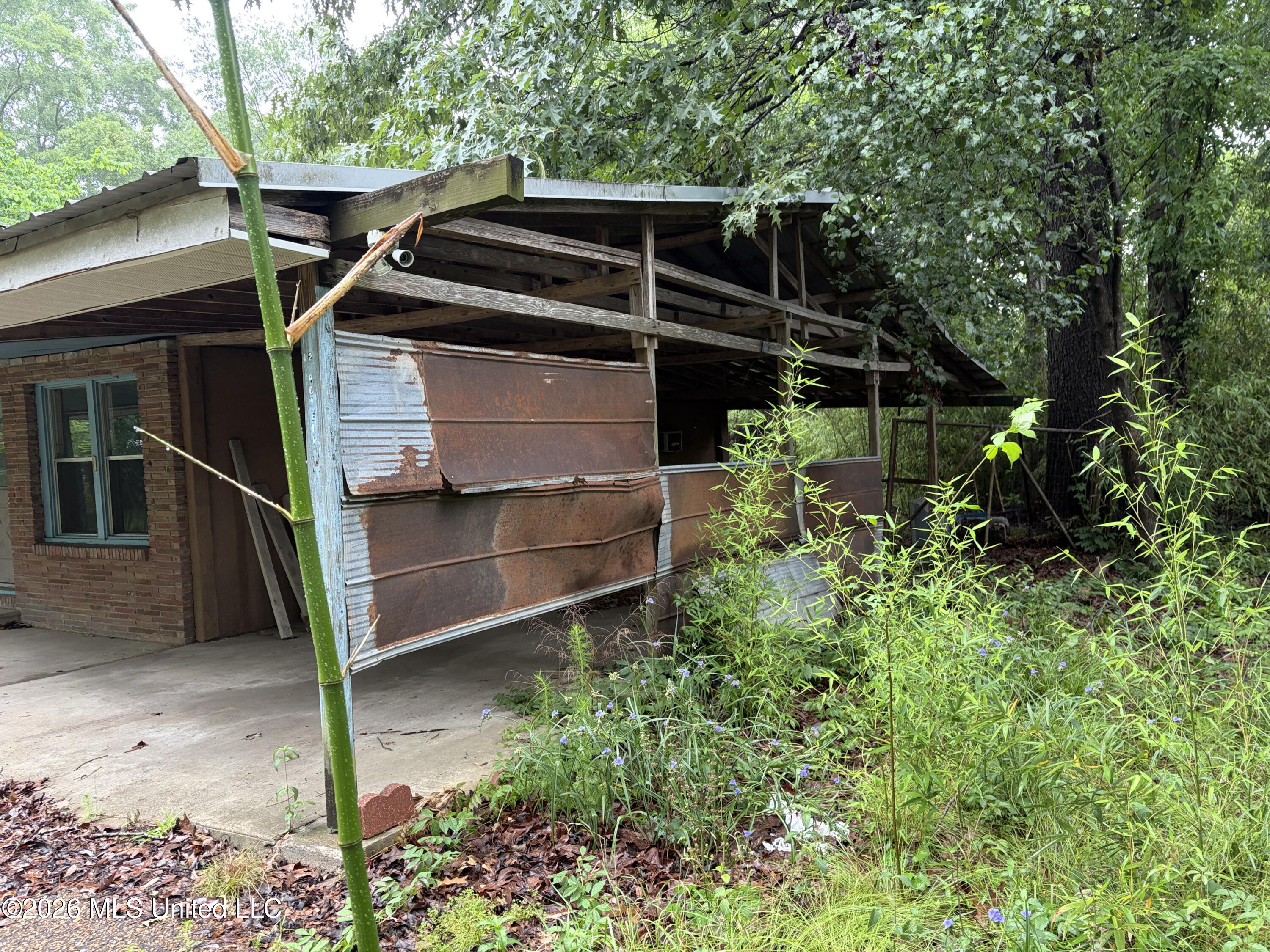 422 Powell Street Property Photo 3