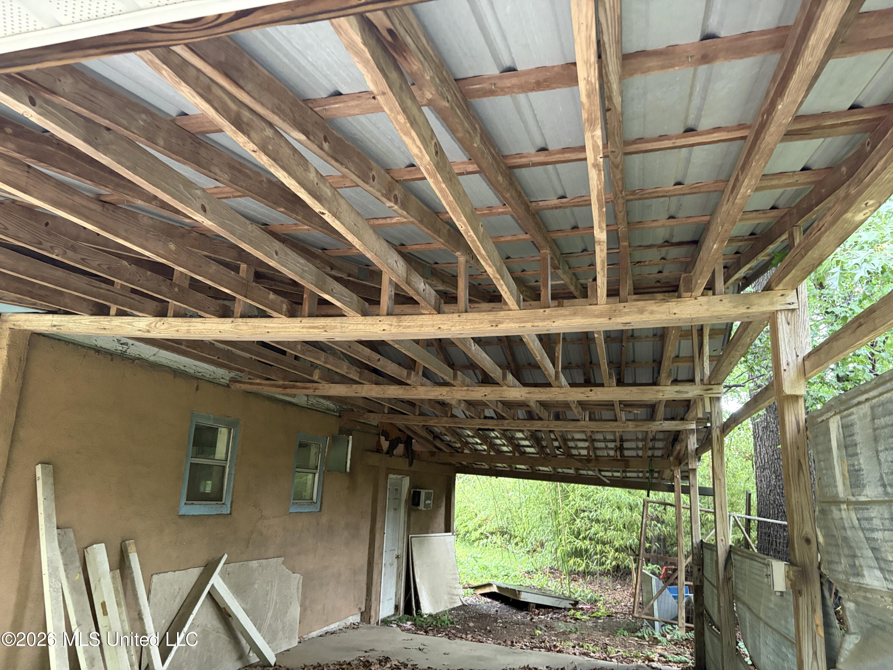 422 Powell Street Property Photo 4