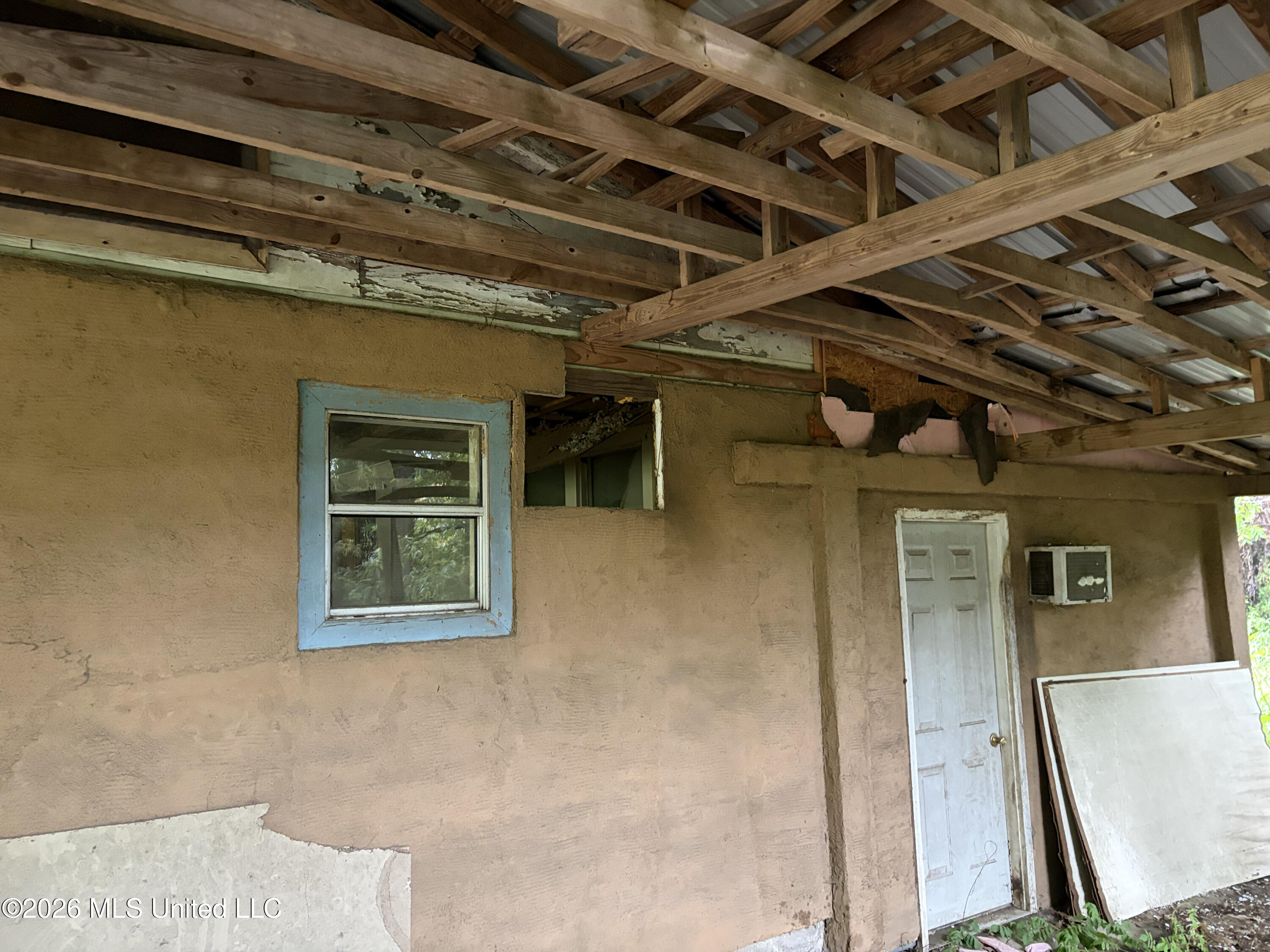 422 Powell Street Property Photo 5