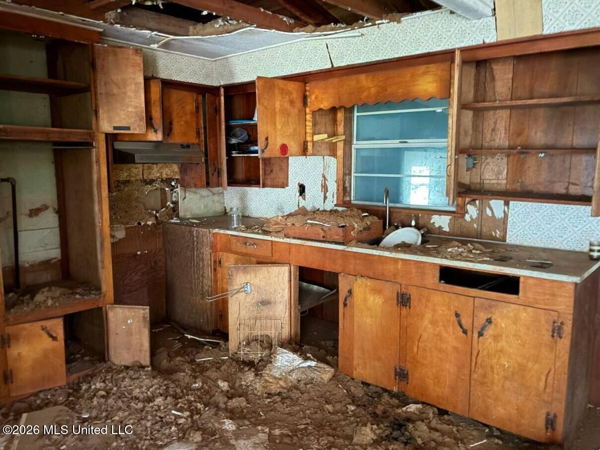 422 Powell Street Property Photo 12