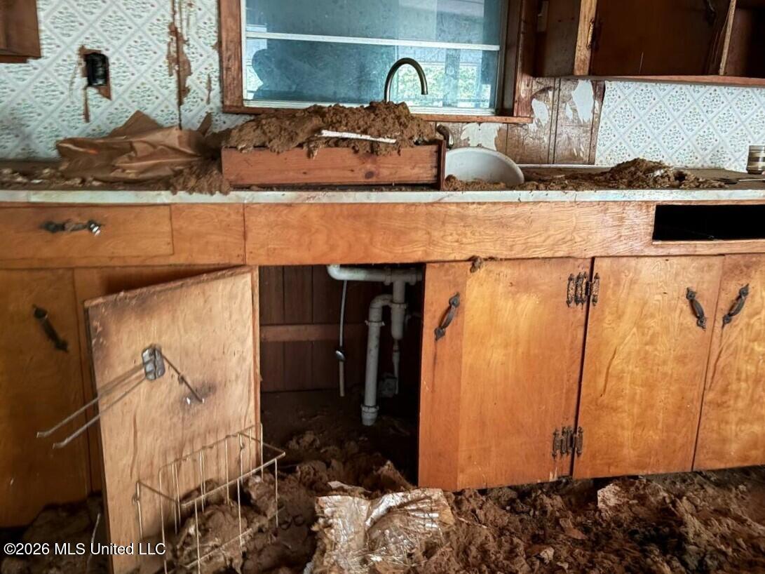422 Powell Street Property Photo 13