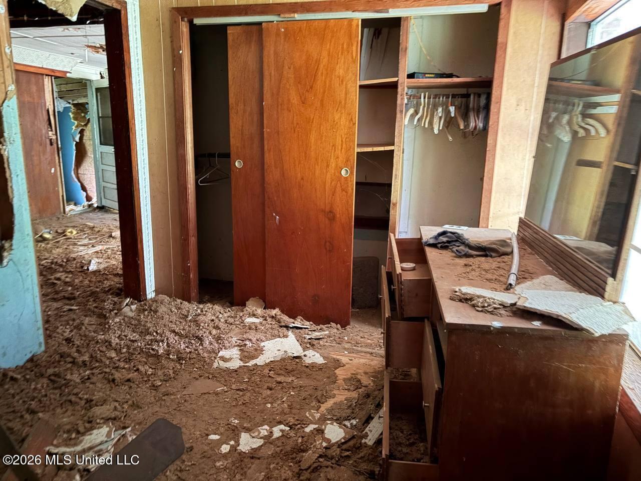 422 Powell Street Property Photo 15