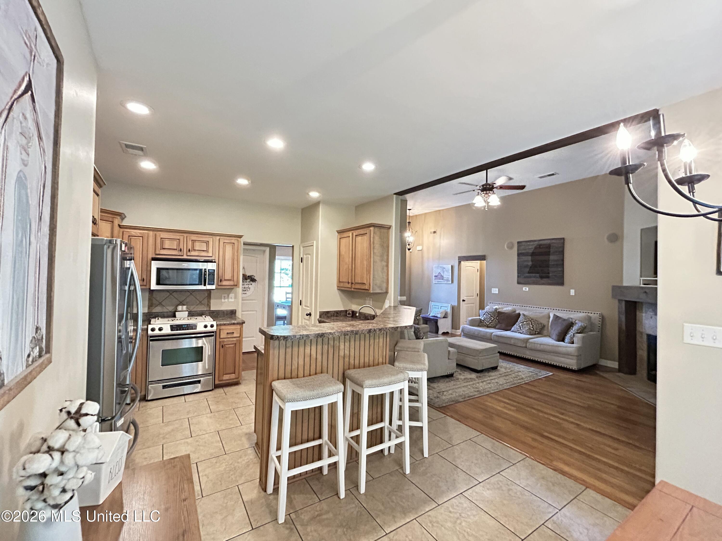 3426 Westwind Drive Property Photo 4