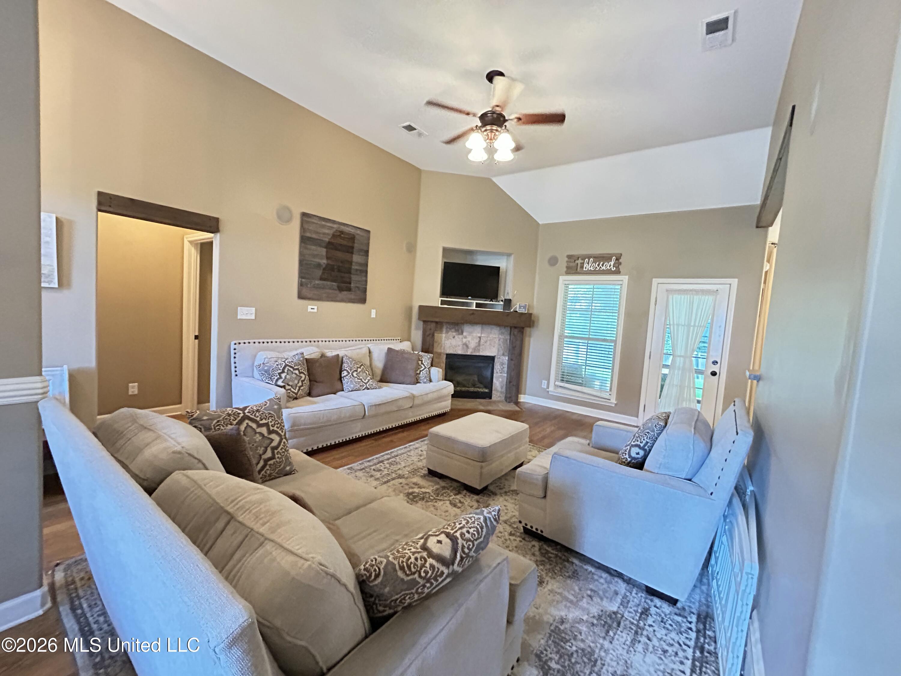 3426 Westwind Drive Property Photo 8