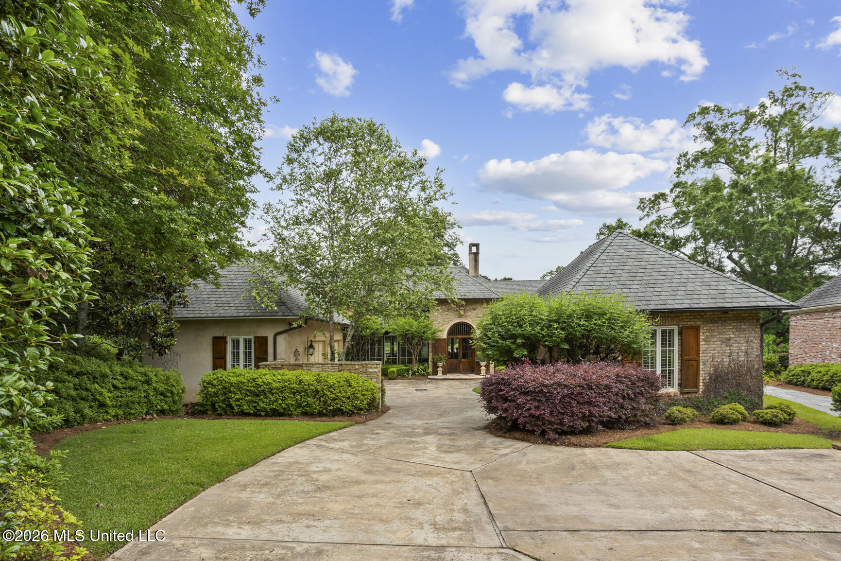 27 Provence Boulevard Property Photo 1