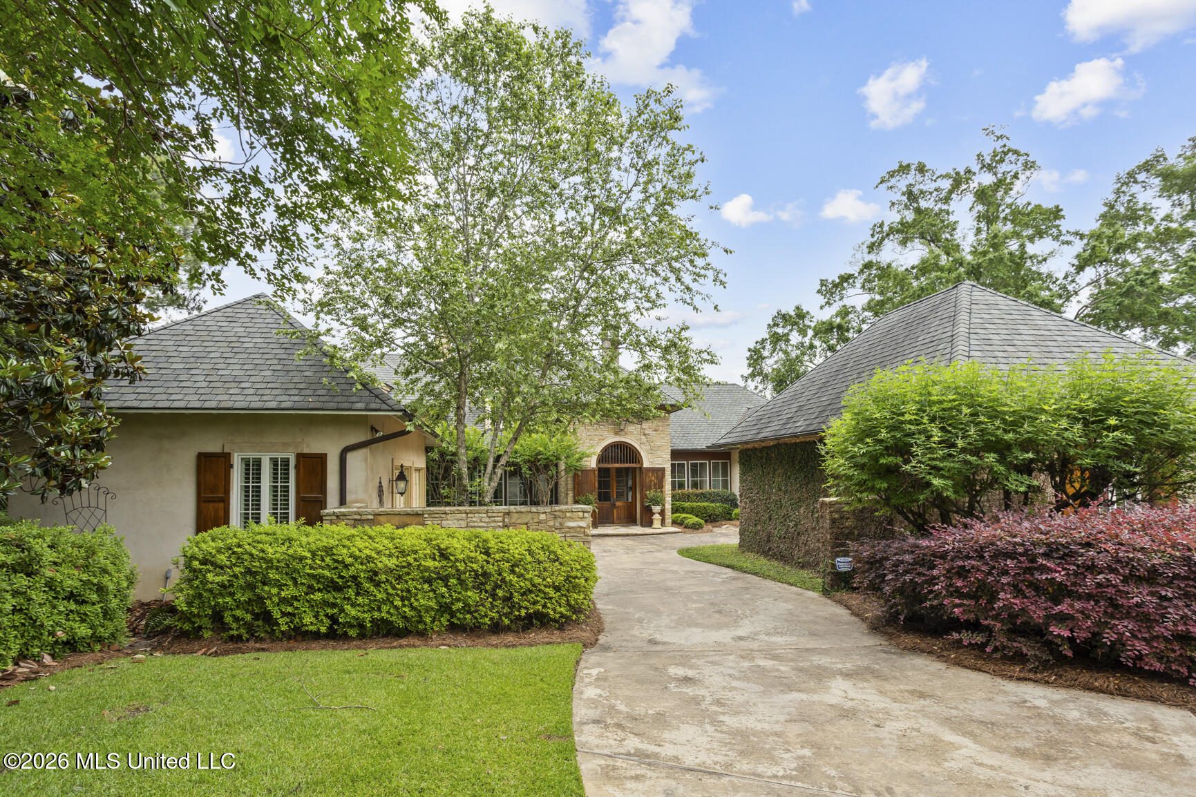 27 Provence Boulevard Property Photo 2