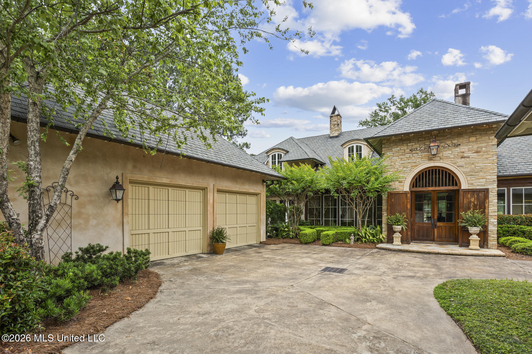 27 Provence Boulevard Property Photo 4