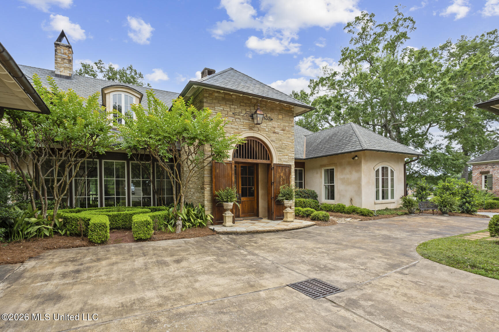 27 Provence Boulevard Property Photo 5