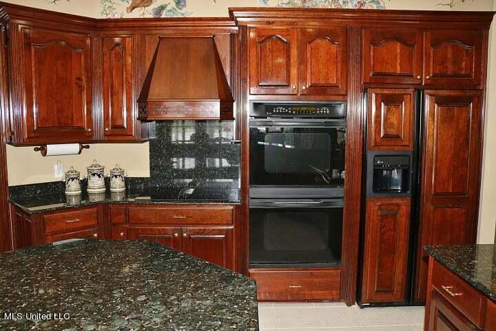 51 Spencer Cove Property Photo 17