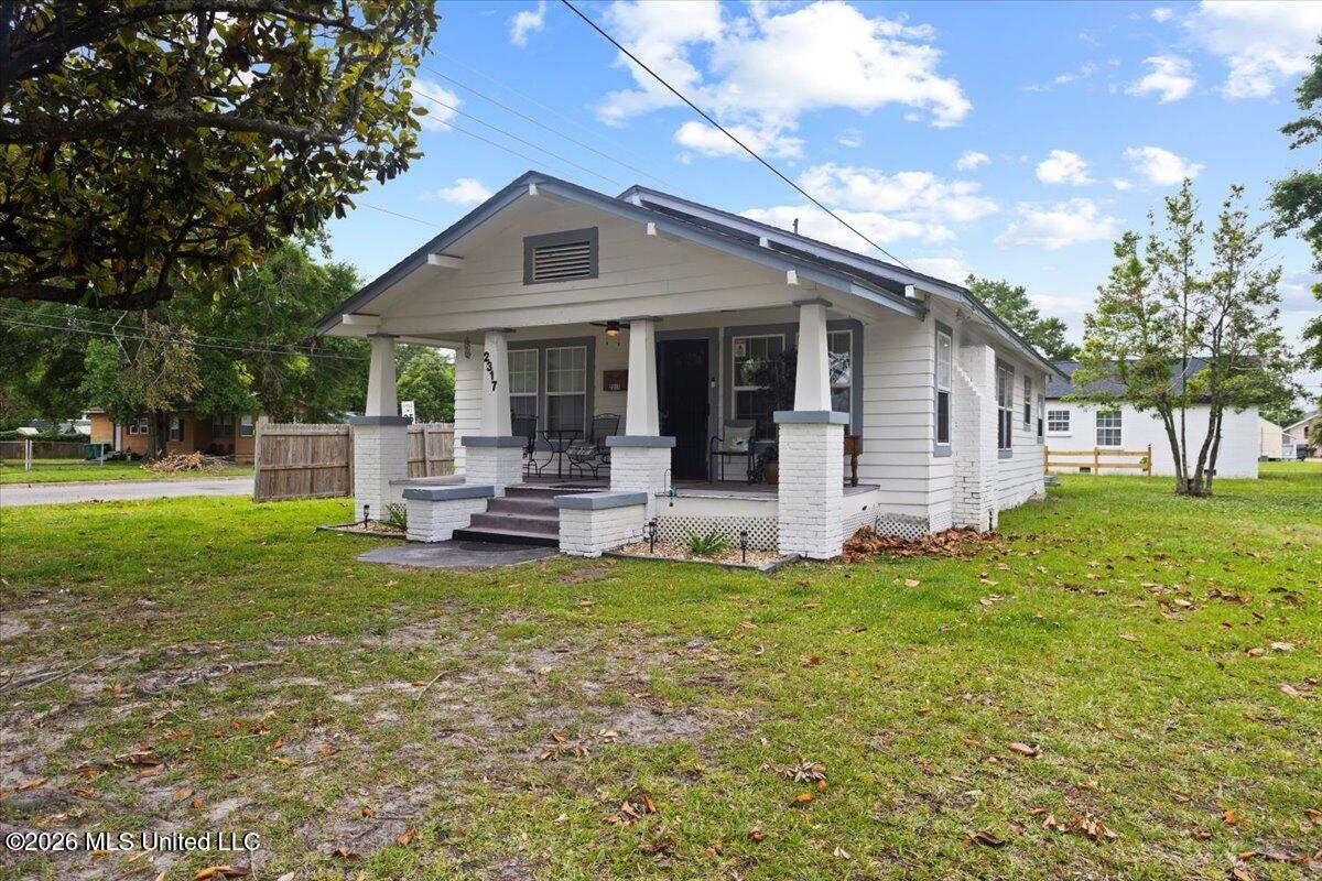2317 30th Street Property Photo 1