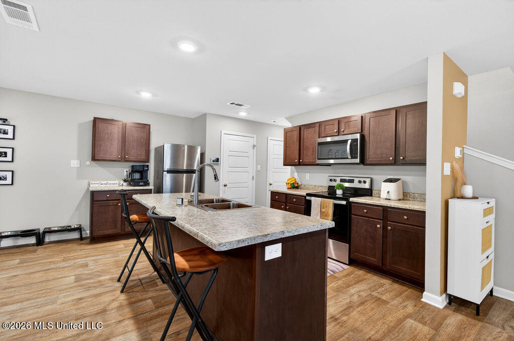2020 Magazine Street Property Photo 10