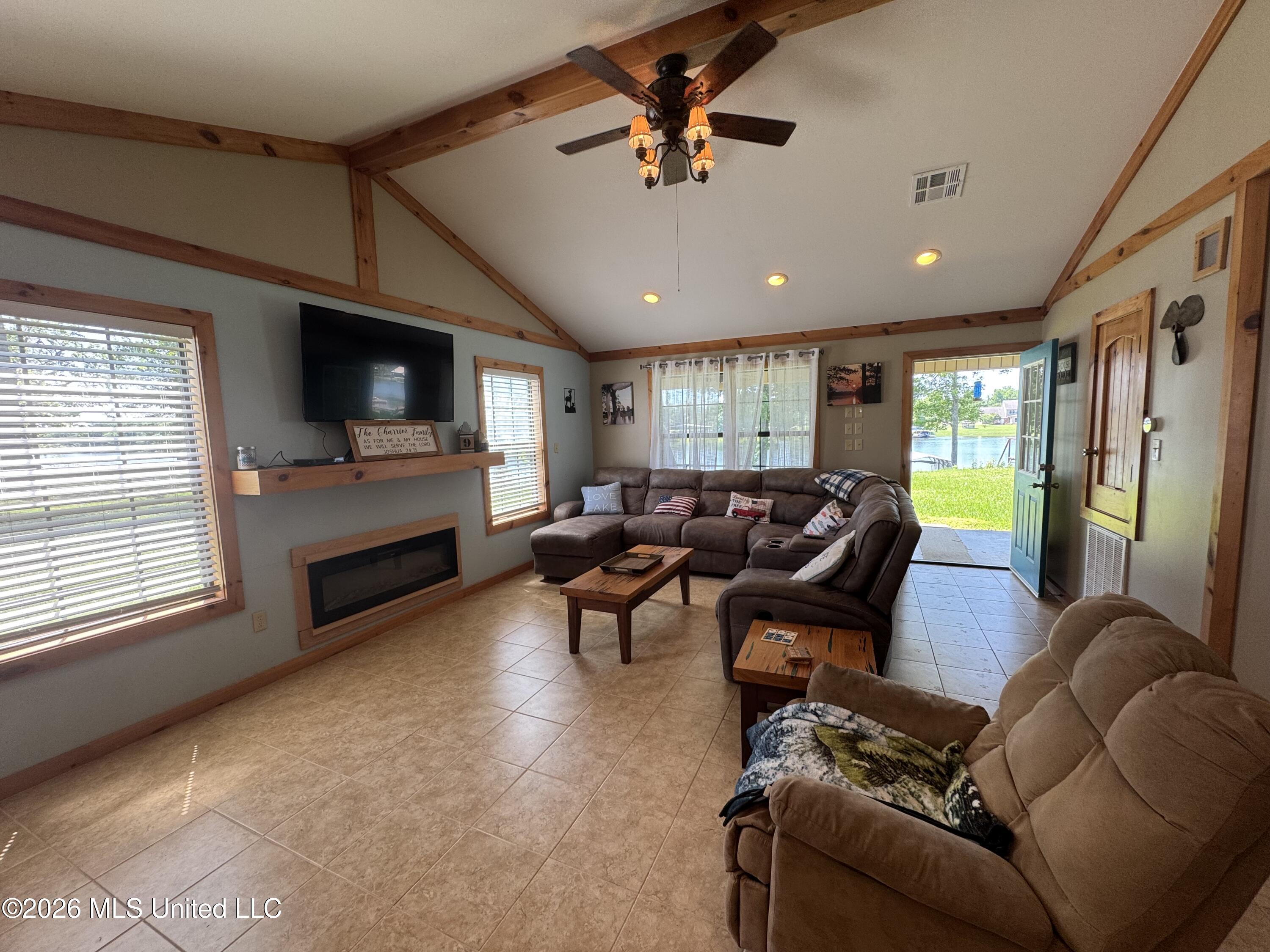 1727 Church Road Property Photo 10