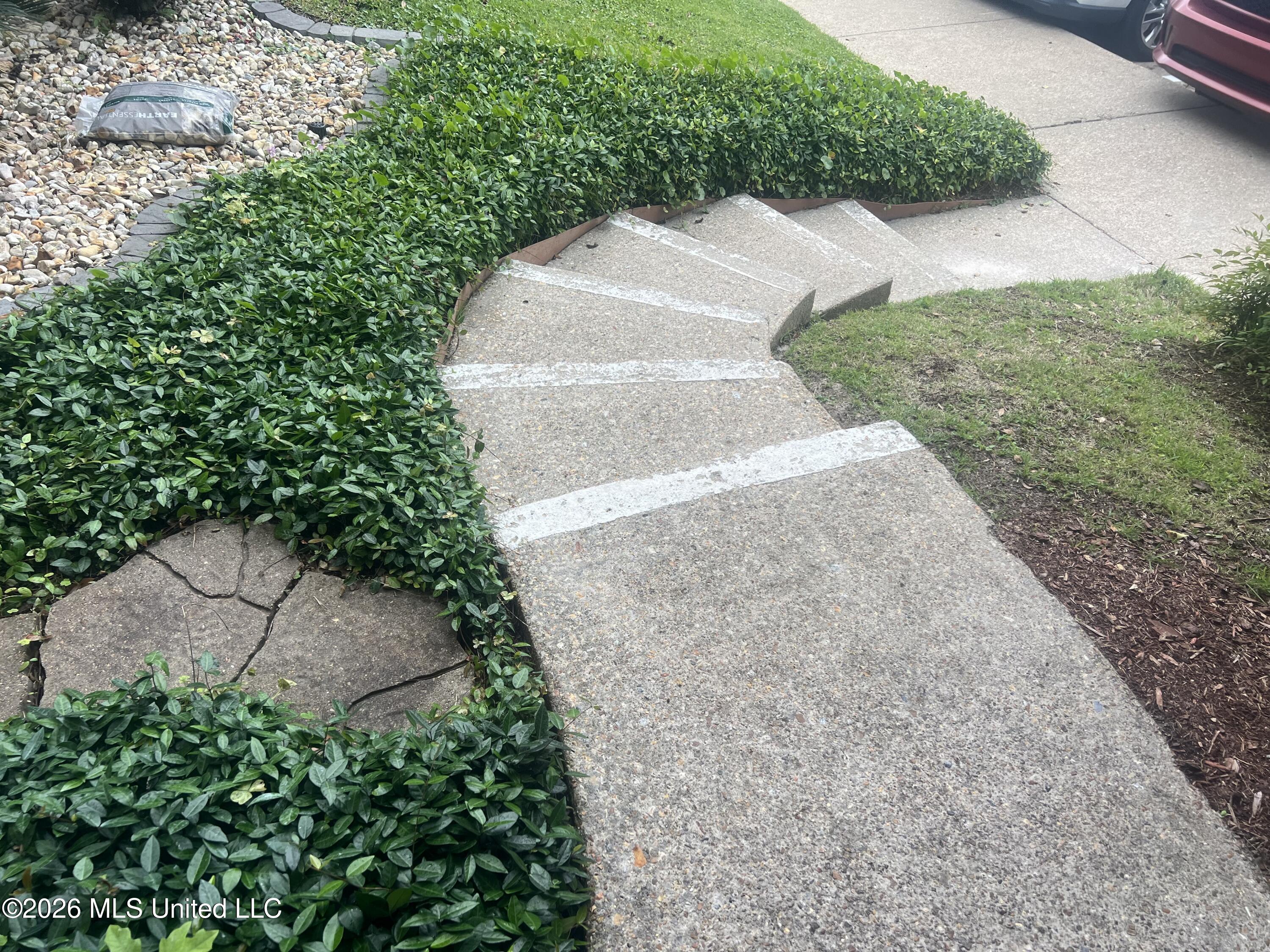 495 Popps Ferry Road Property Photo 4