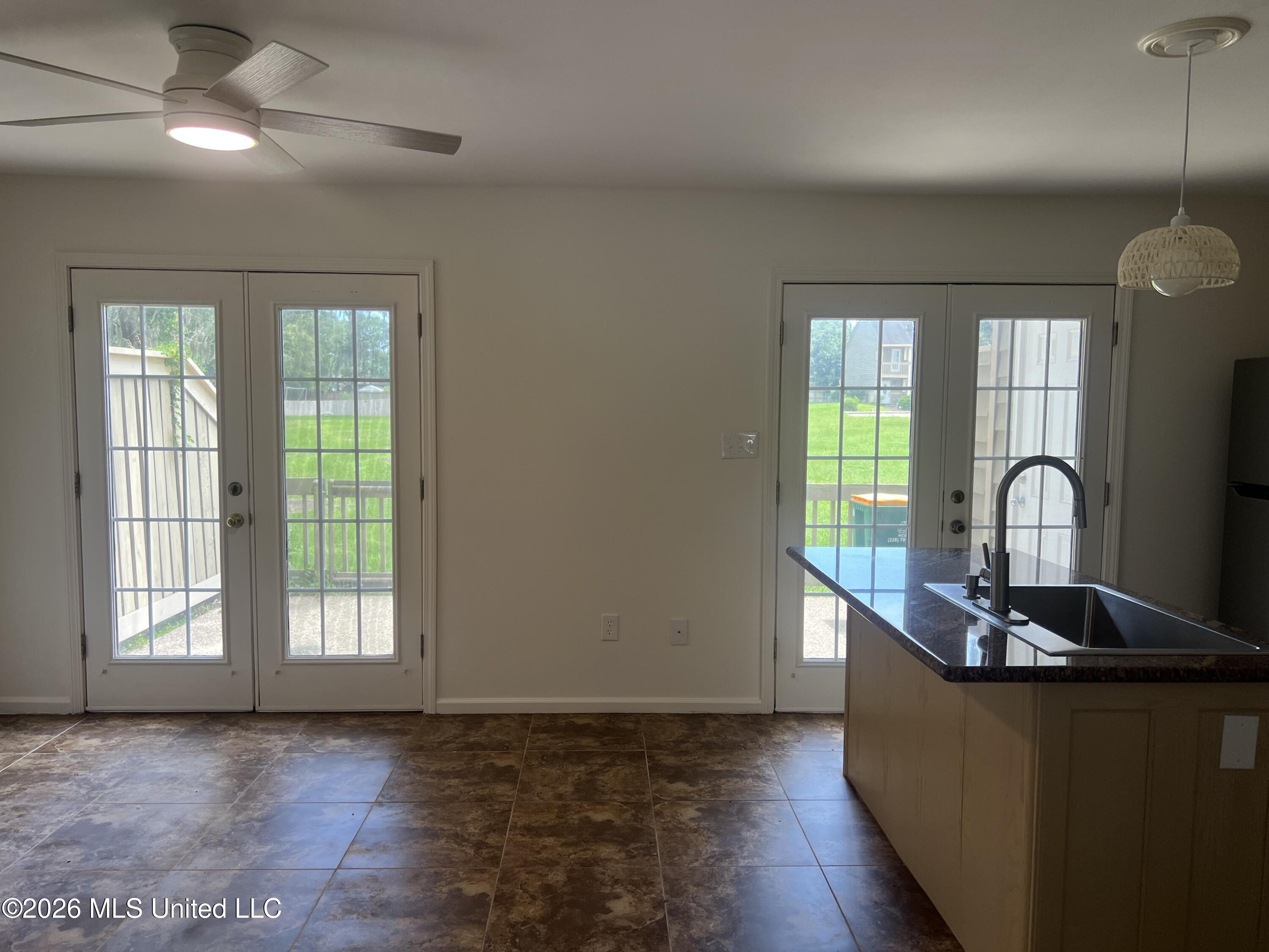 495 Popps Ferry Road Property Photo 8