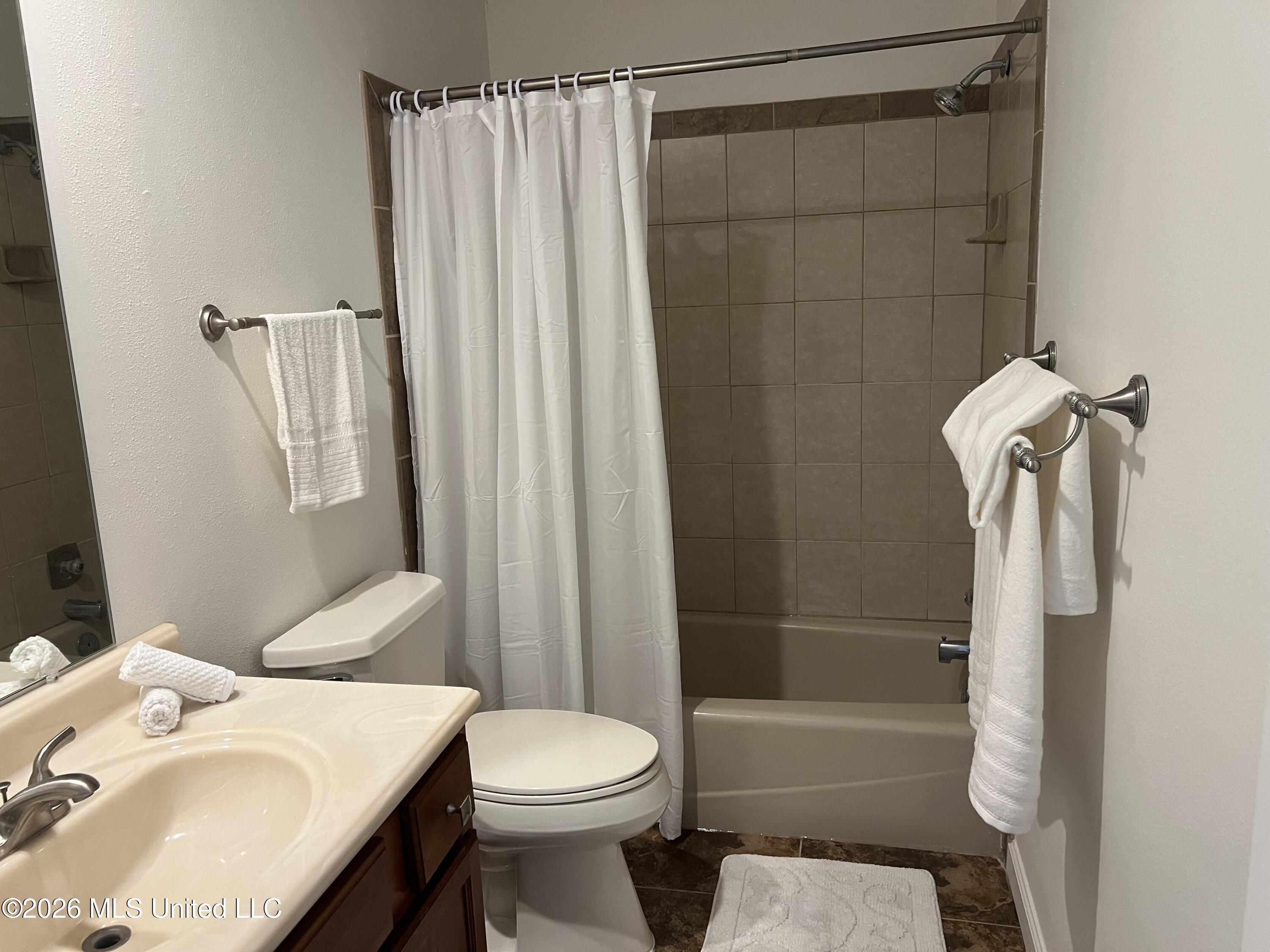 495 Popps Ferry Road Property Photo 11