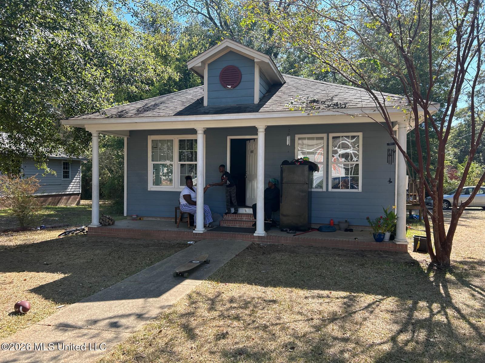 621 Chestnut Street Property Photo 1