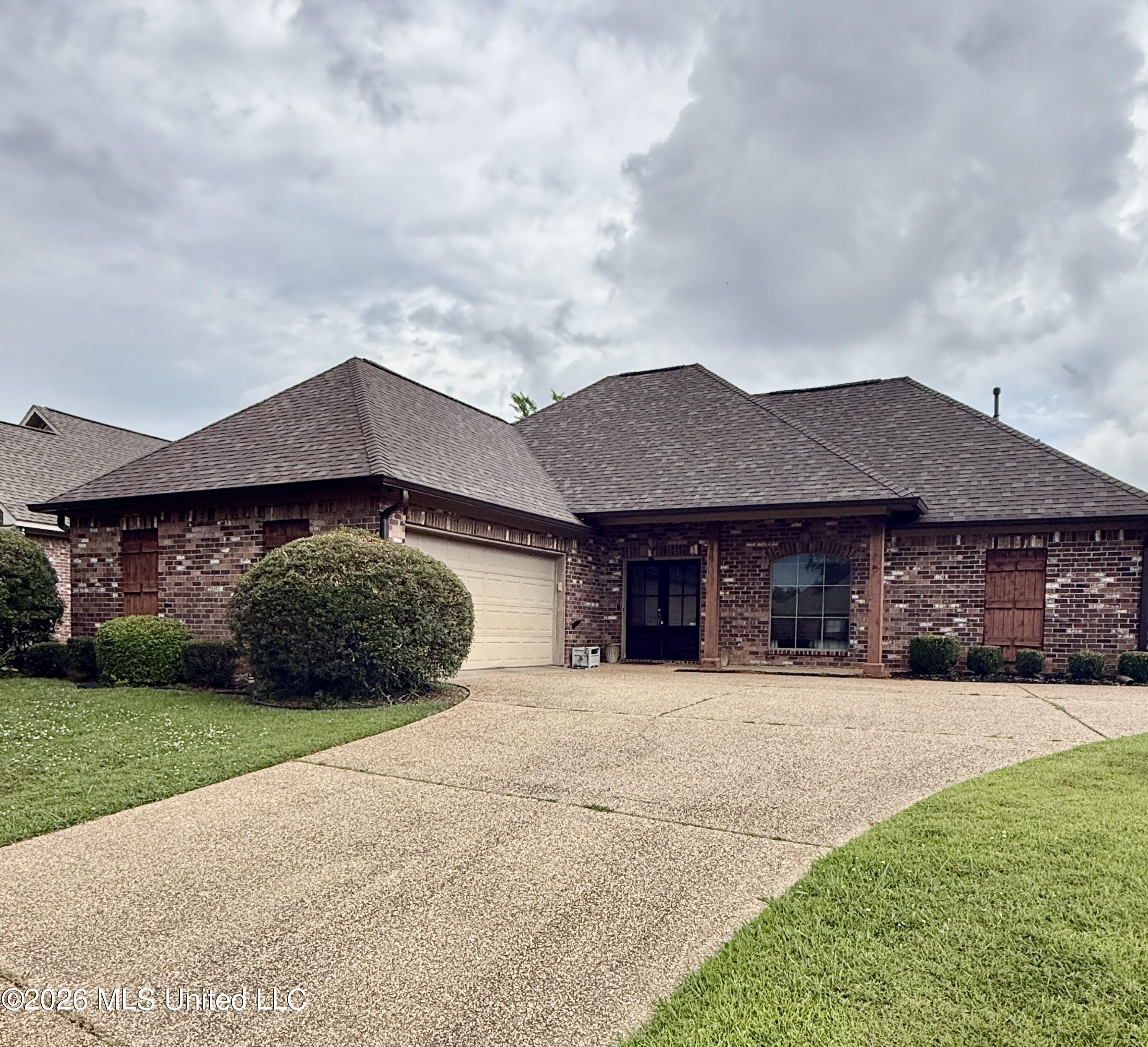 302 Pinecone Cove Property Photo 4