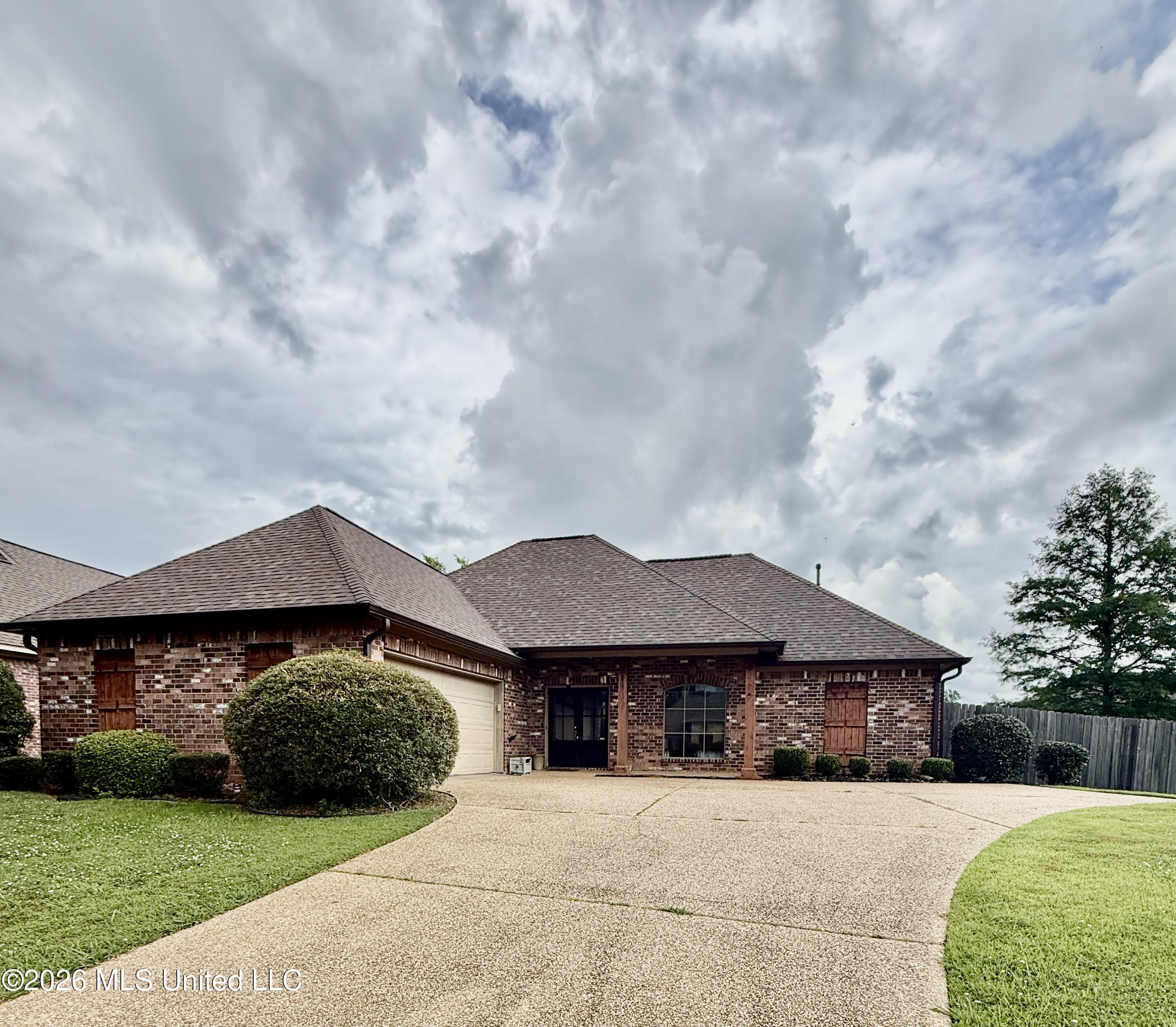 302 Pinecone Cove Property Photo 5