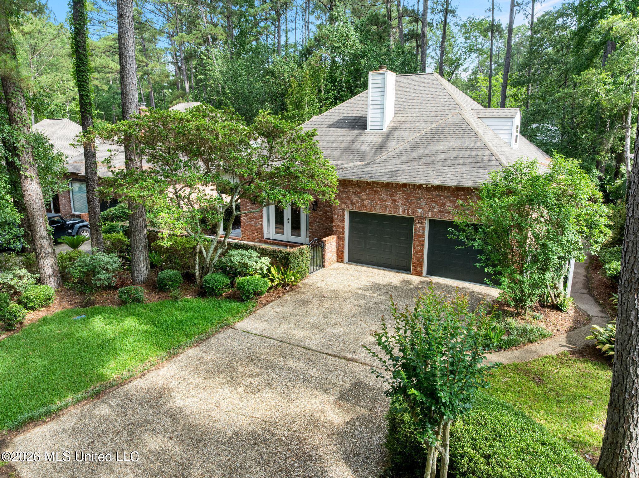 10 Moss Point Road Property Photo 3