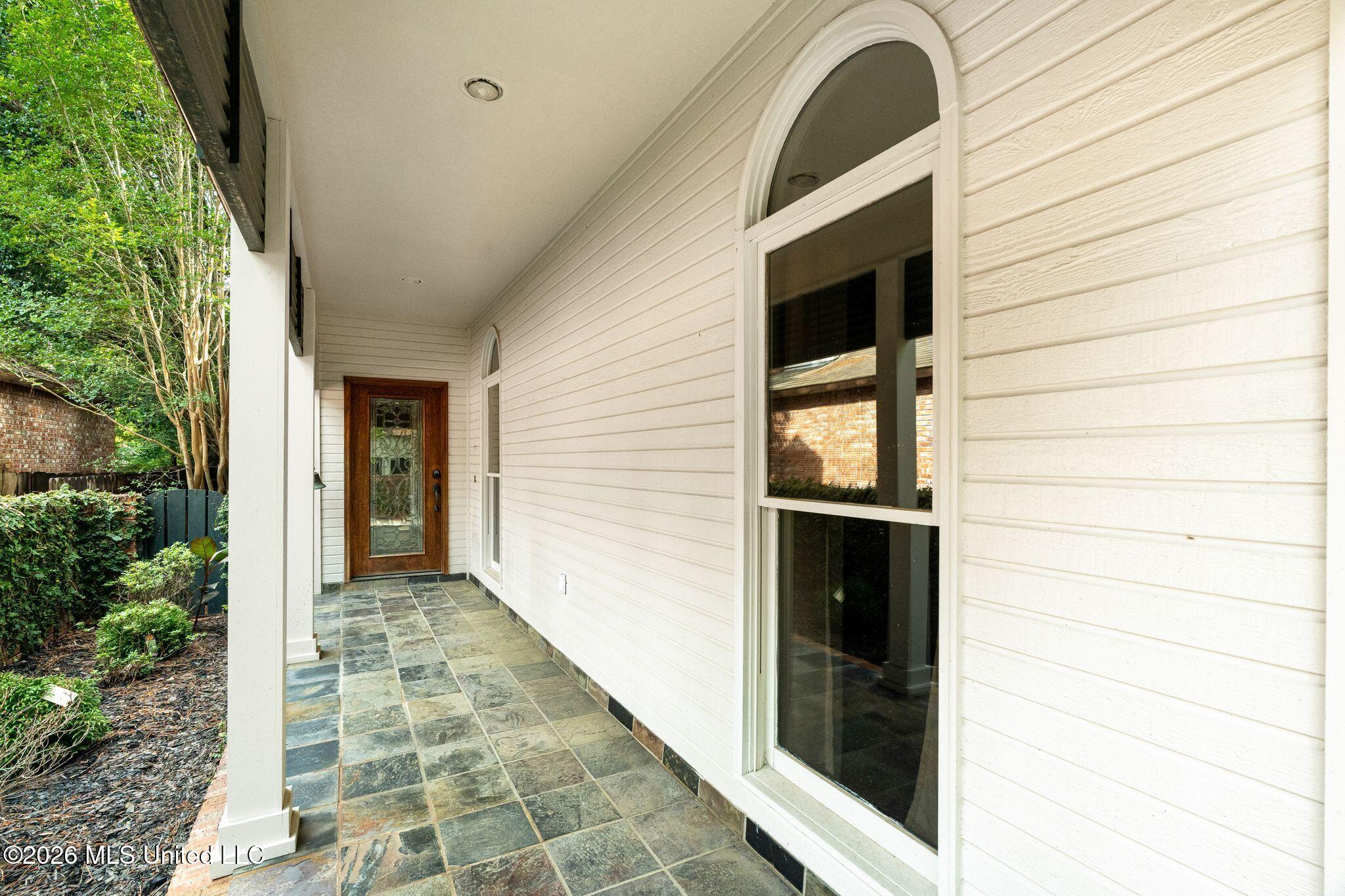 10 Moss Point Road Property Photo 9