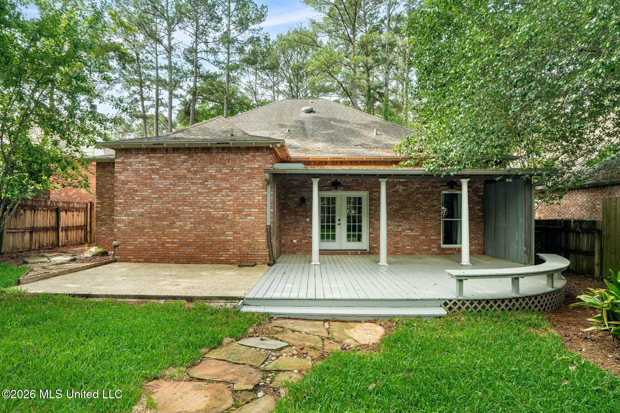 10 Moss Point Road Property Photo 32
