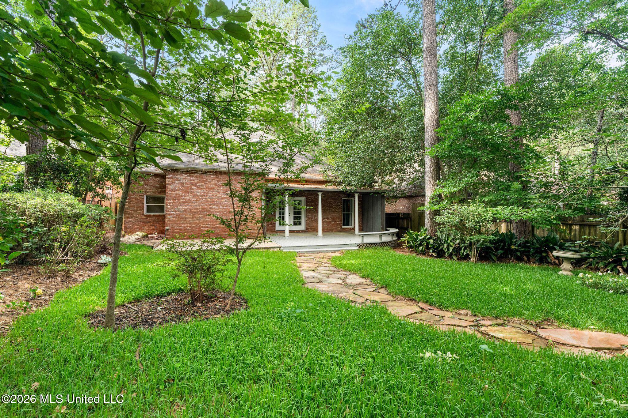 10 Moss Point Road Property Photo 33
