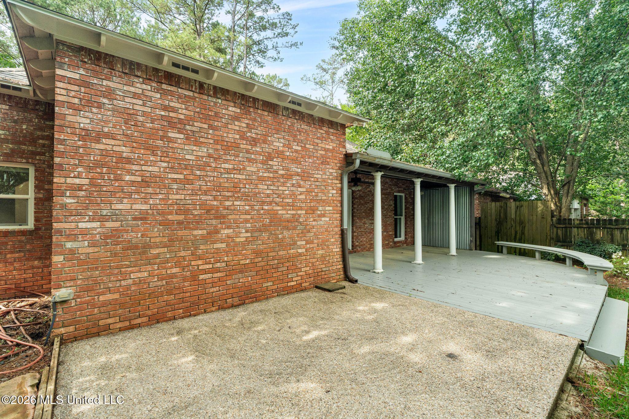 10 Moss Point Road Property Photo 35