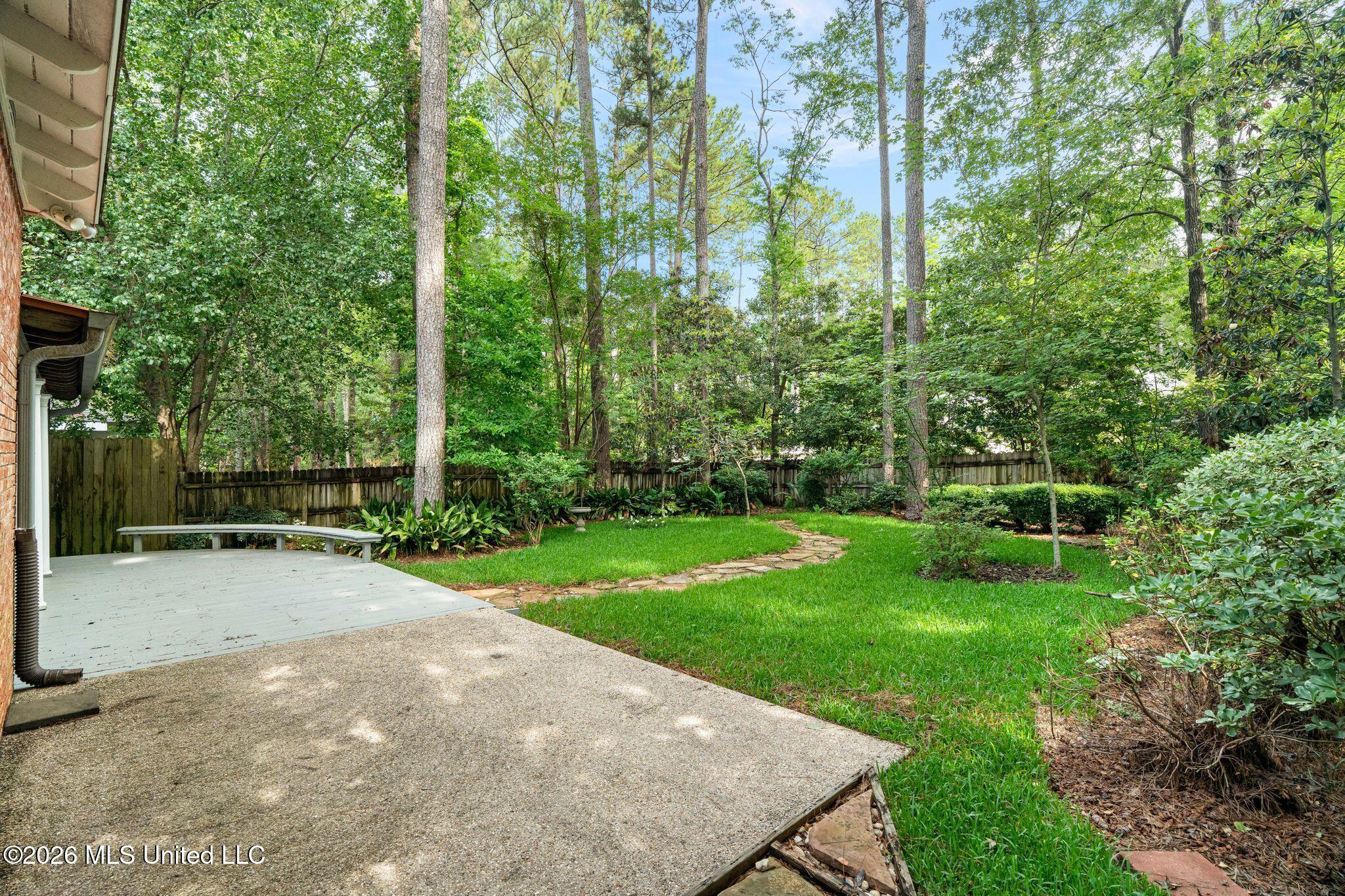 10 Moss Point Road Property Photo 37