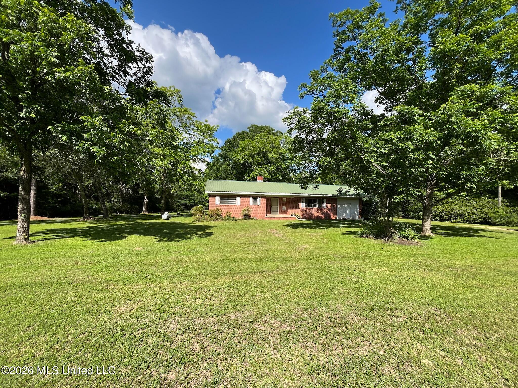 1807 Highway 15 Property Photo 1