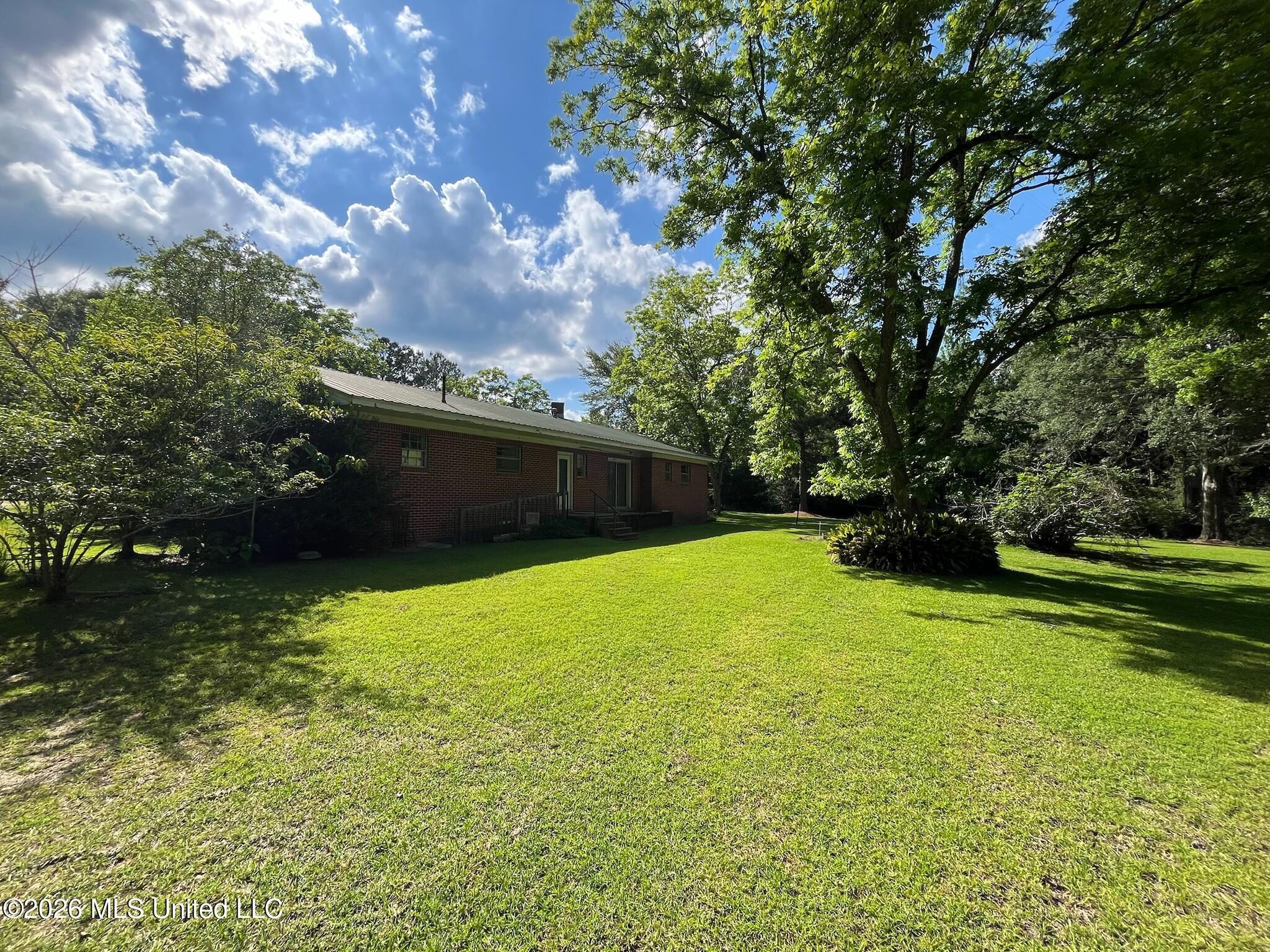 1807 Highway 15 Property Photo 7