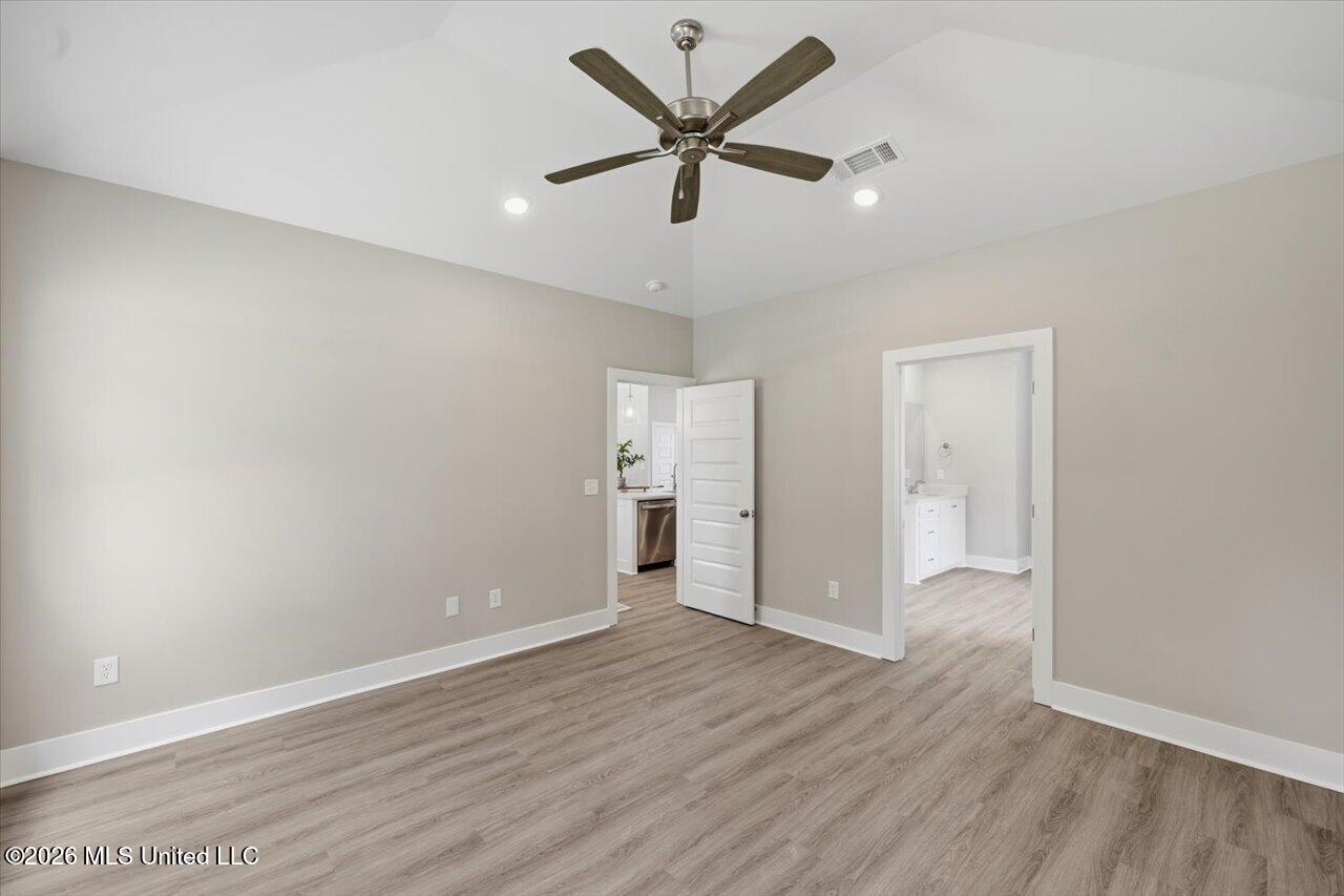 218 New Haven Lane Property Photo 16