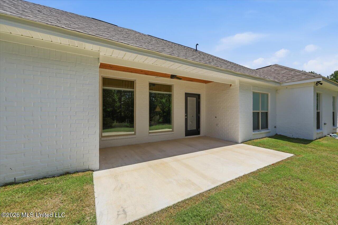 218 New Haven Lane Property Photo 26