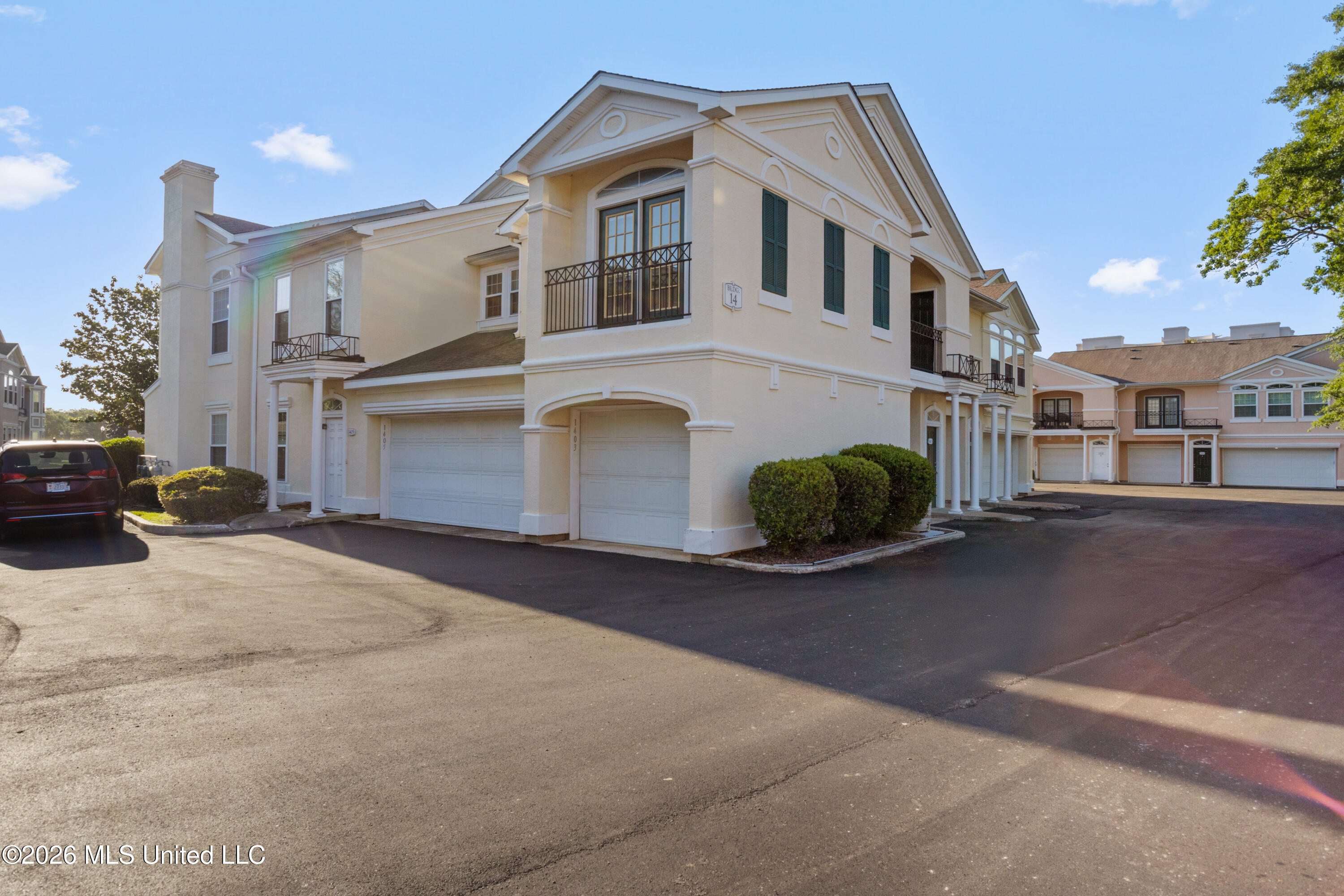 2252 Beach Drive Property Photo 1