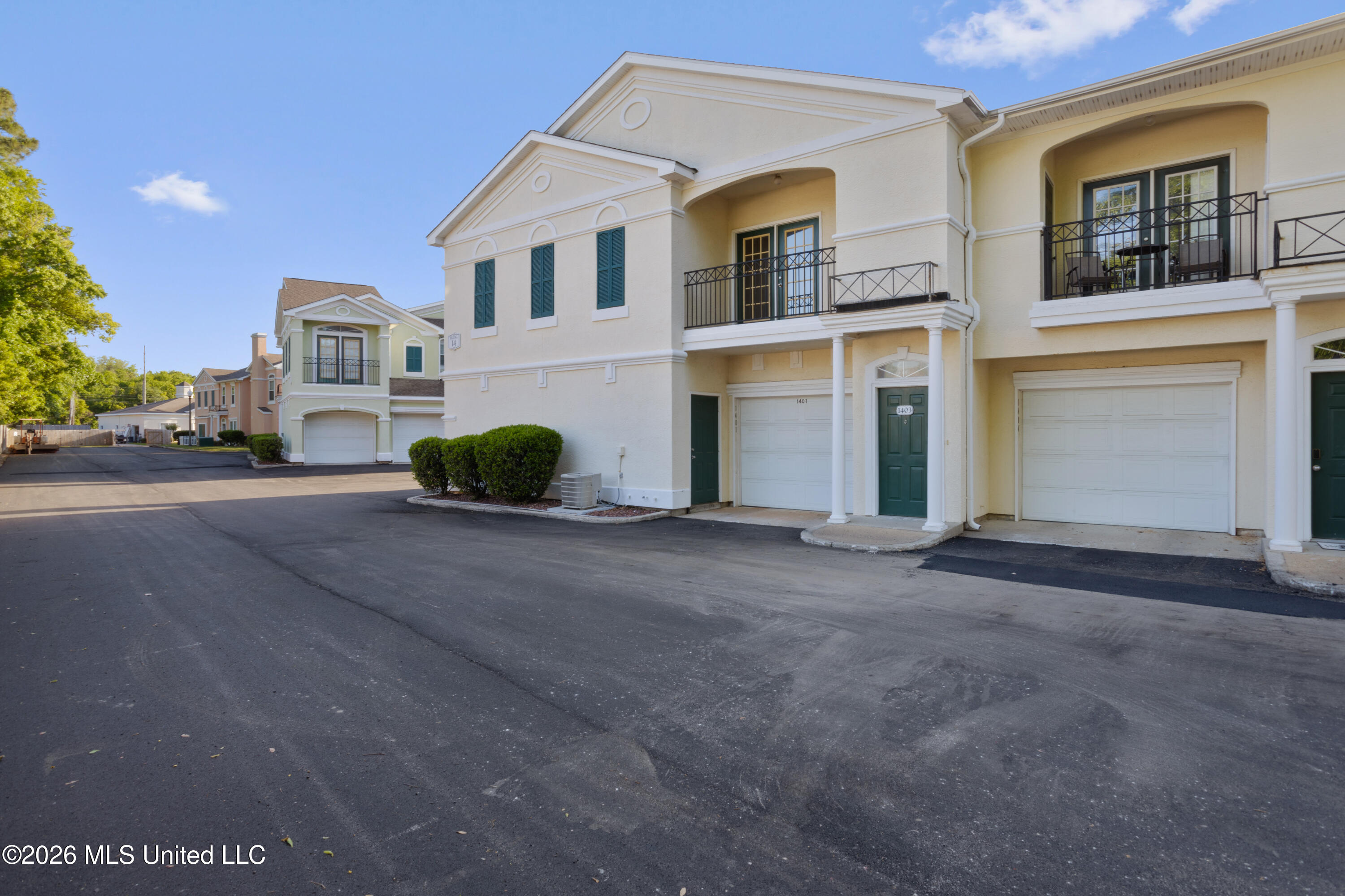 2252 Beach Drive Property Photo 2
