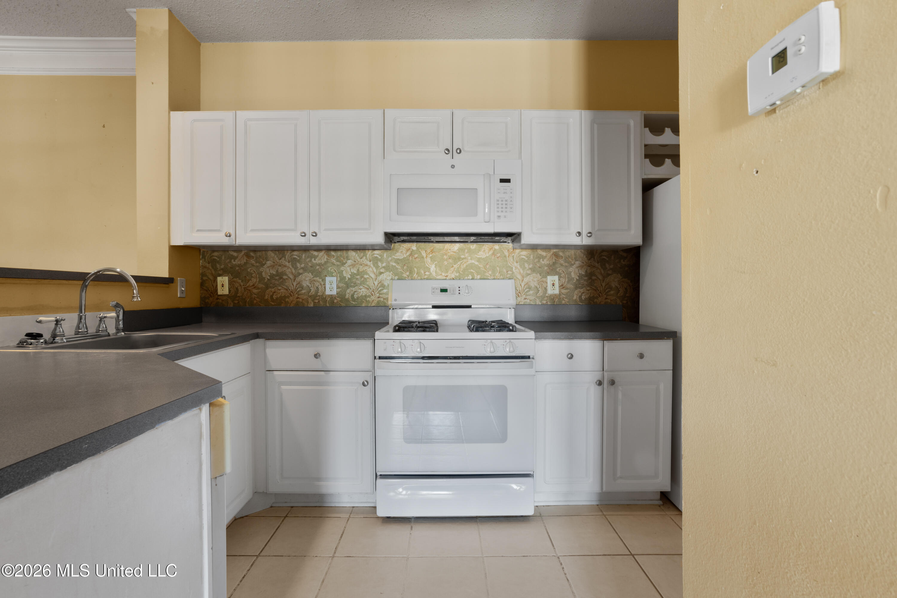 2252 Beach Drive Property Photo 10