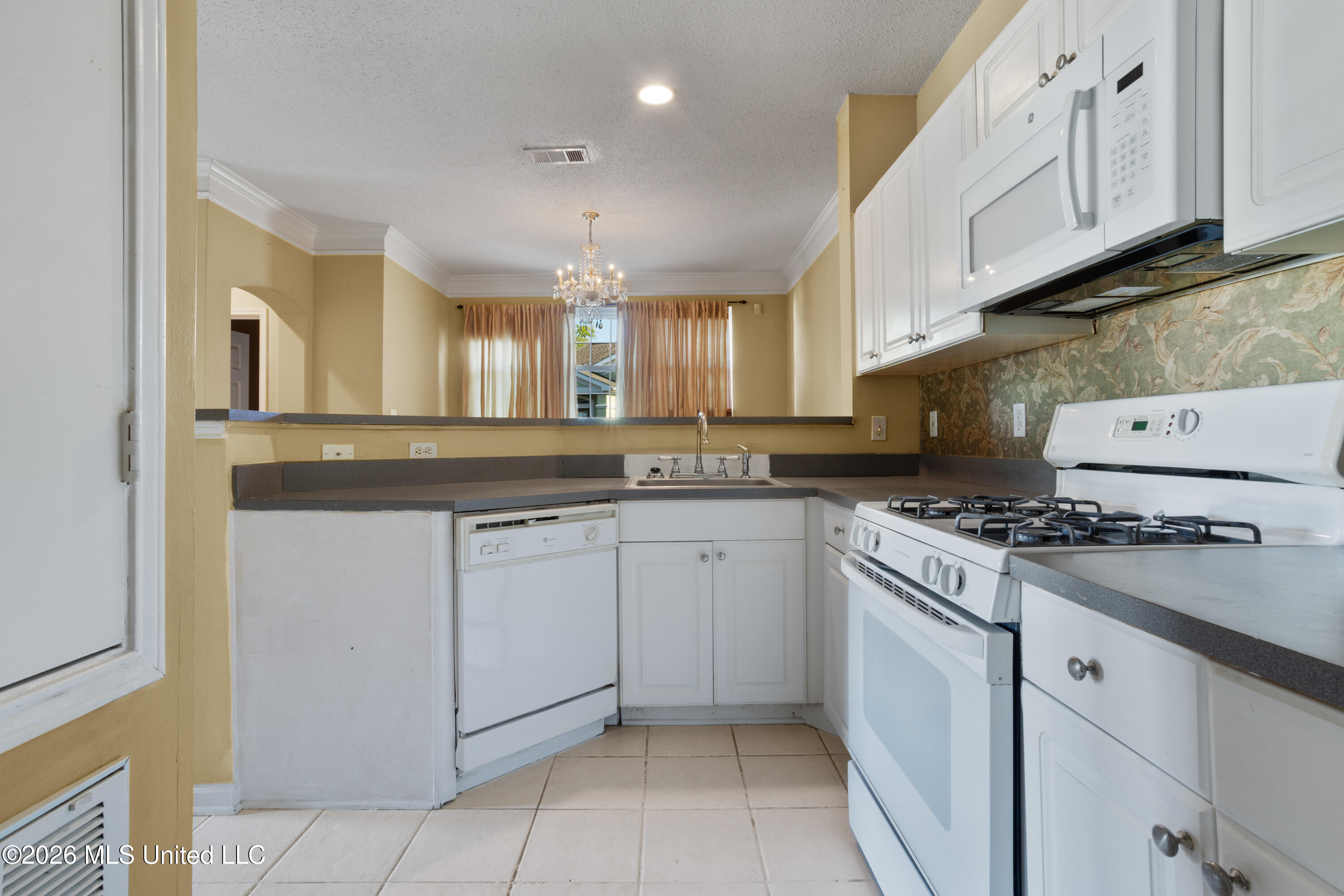 2252 Beach Drive Property Photo 11