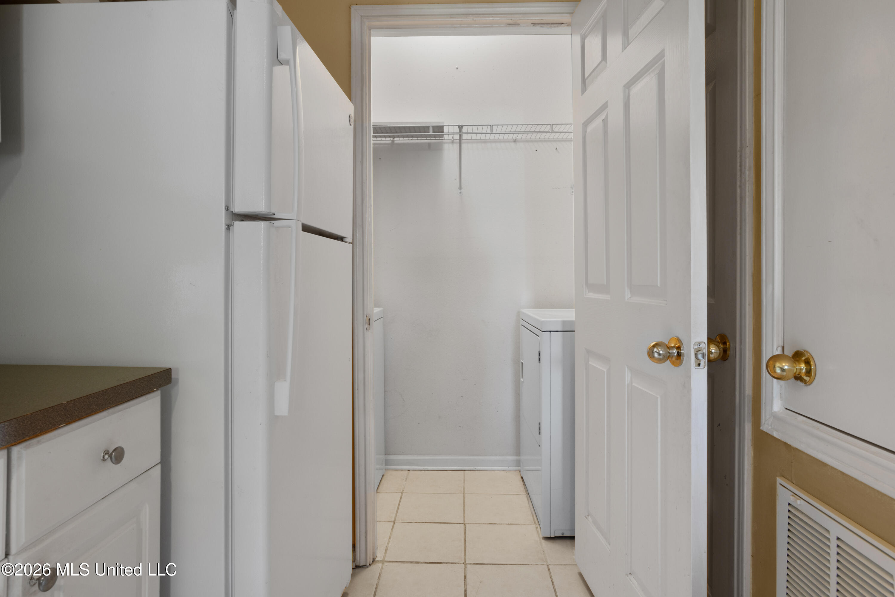 2252 Beach Drive Property Photo 19