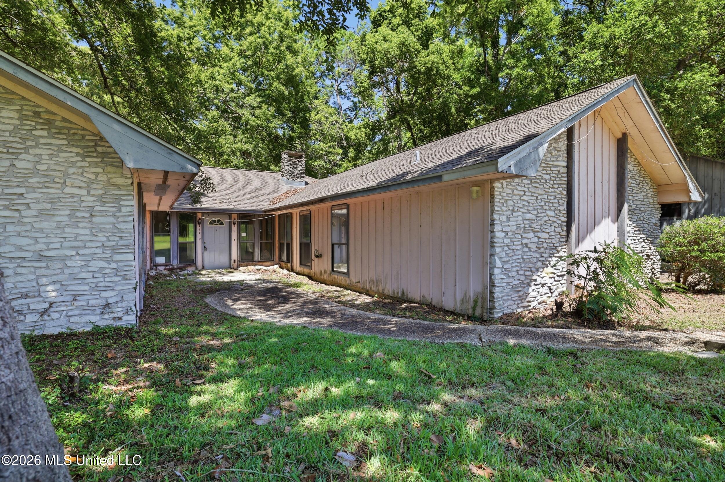 1432 Sioux Bayou Drive Property Photo 1