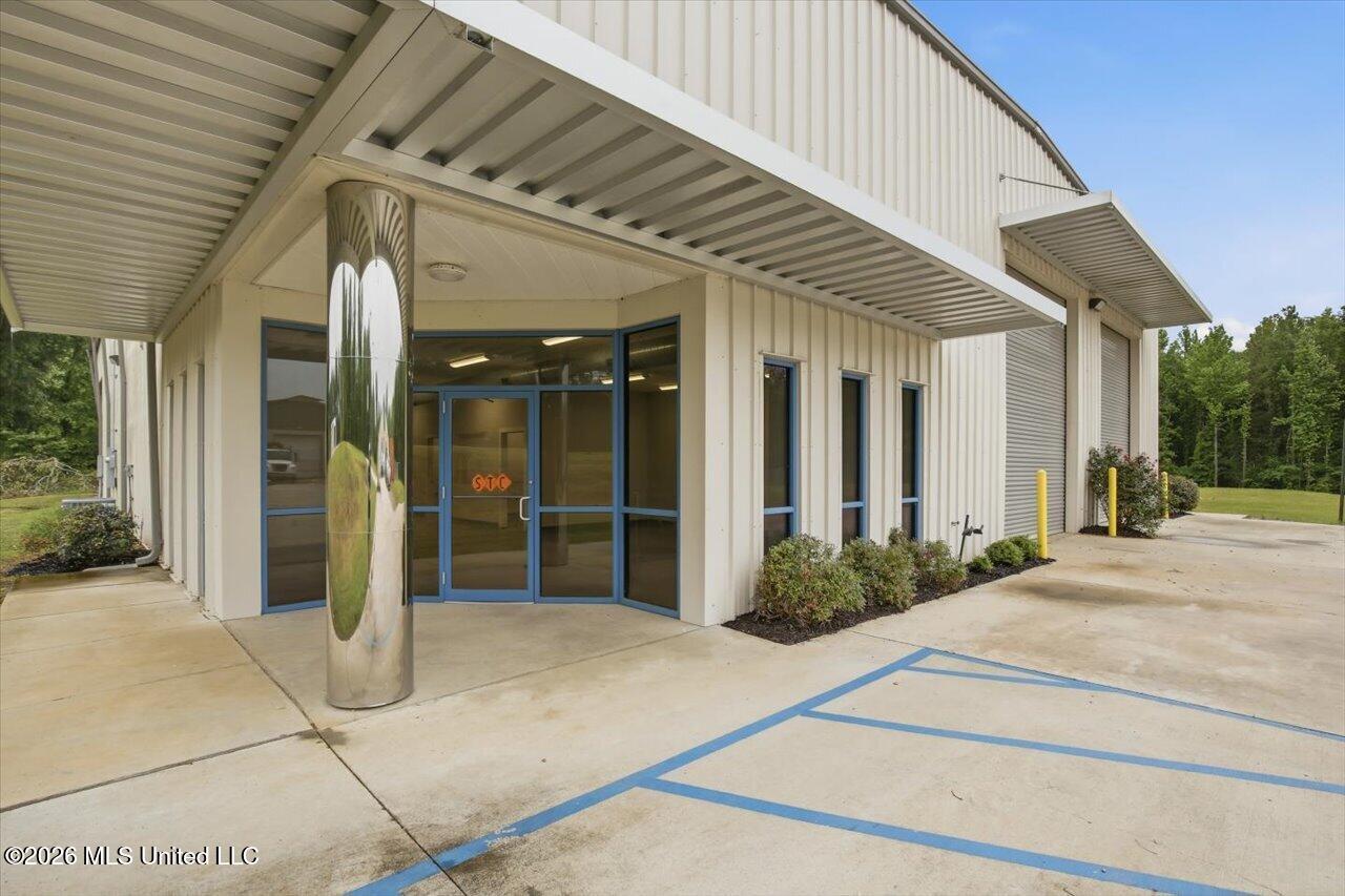 1505 Industrial Drive Property Photo 2