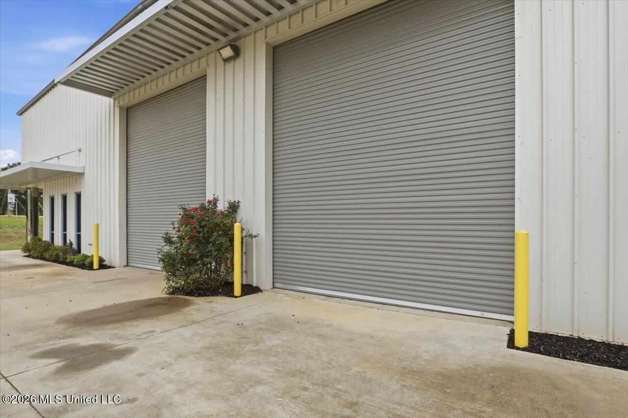 1505 Industrial Drive Property Photo 4