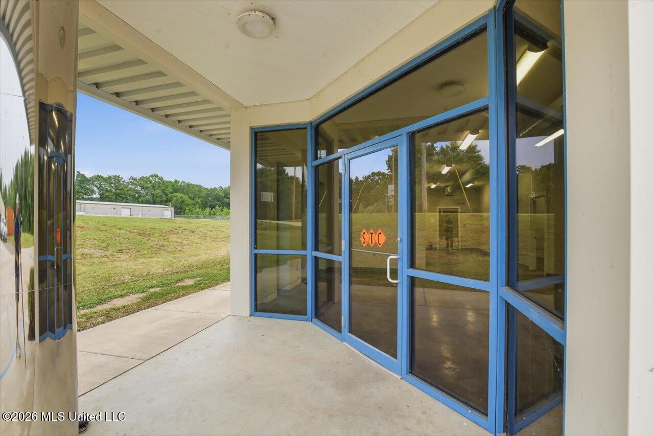 1505 Industrial Drive Property Photo 5