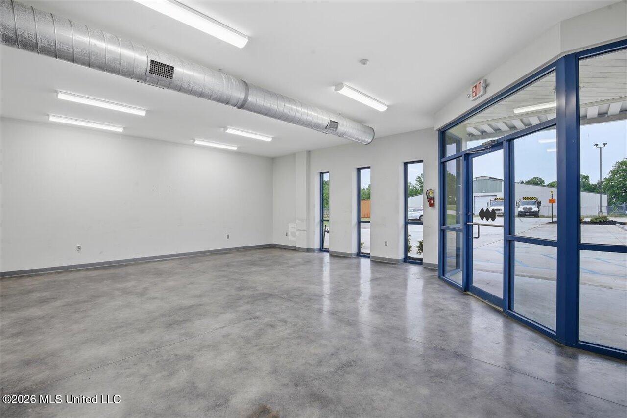 1505 Industrial Drive Property Photo 7