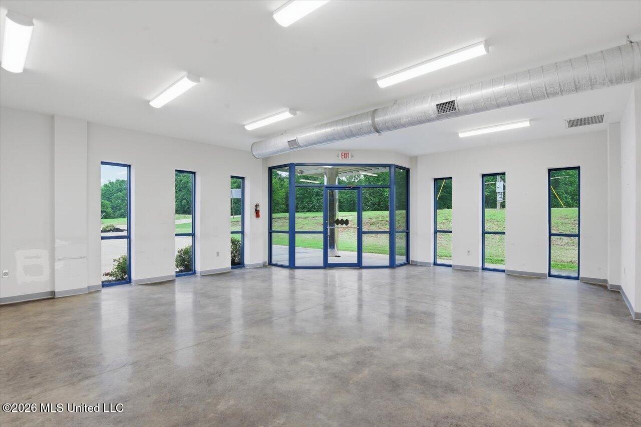 1505 Industrial Drive Property Photo 8