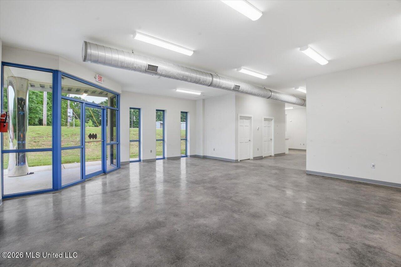 1505 Industrial Drive Property Photo 9