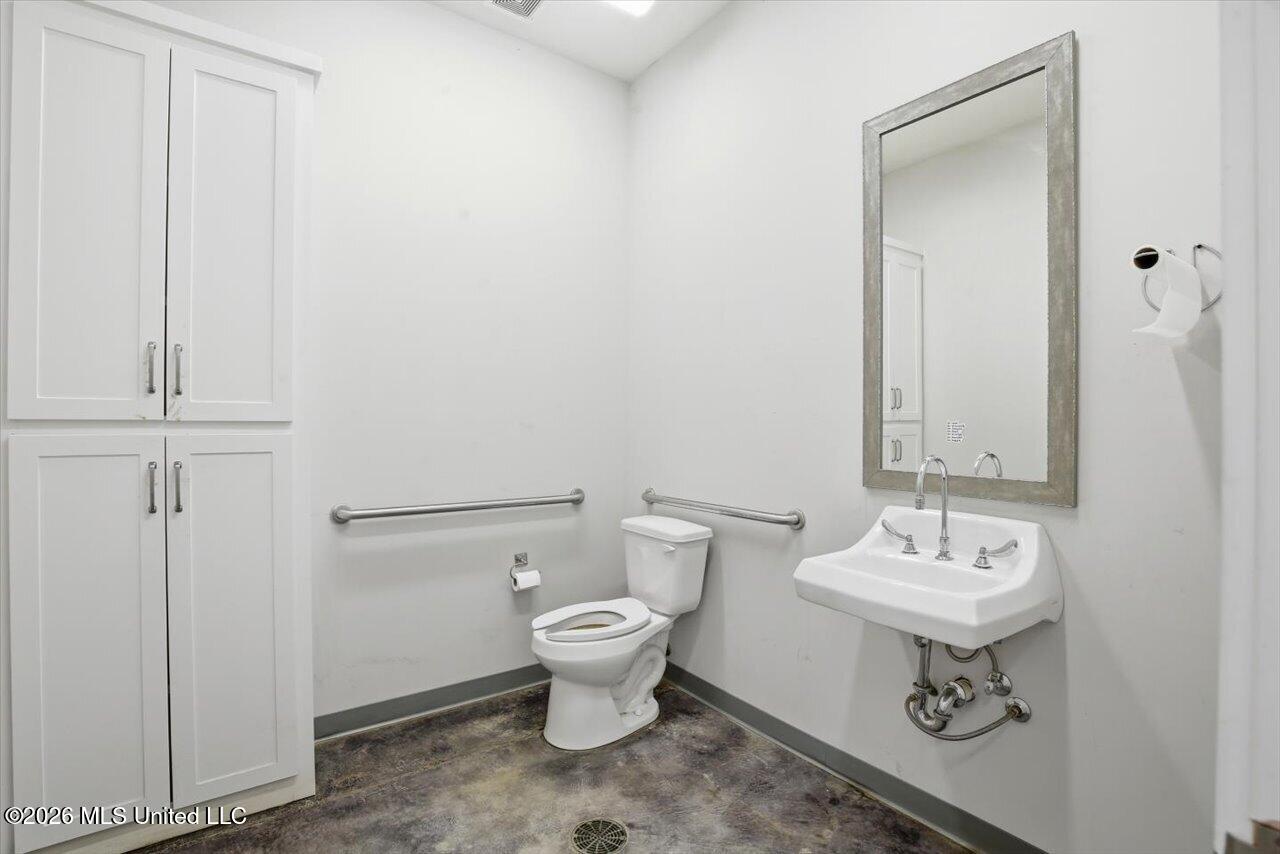 1505 Industrial Drive Property Photo 17