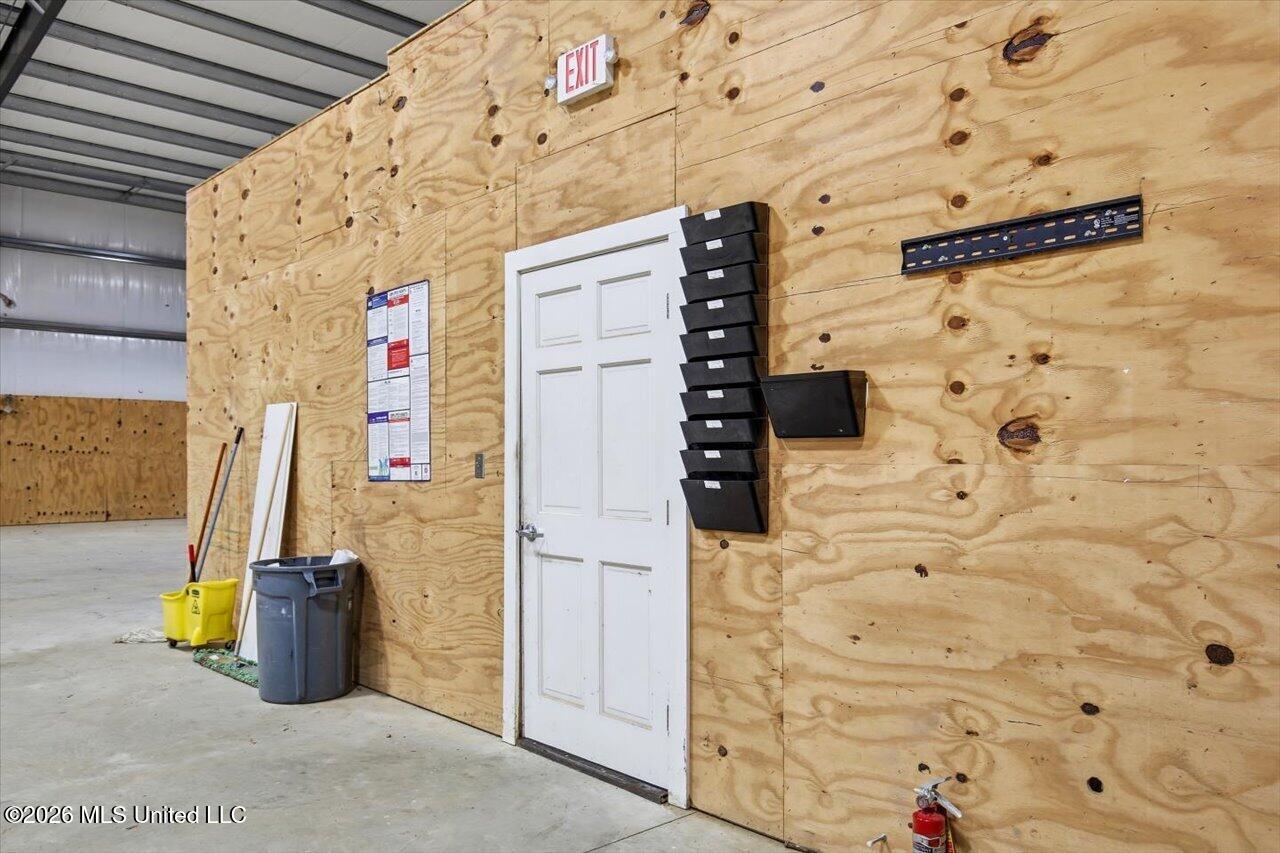 1505 Industrial Drive Property Photo 19