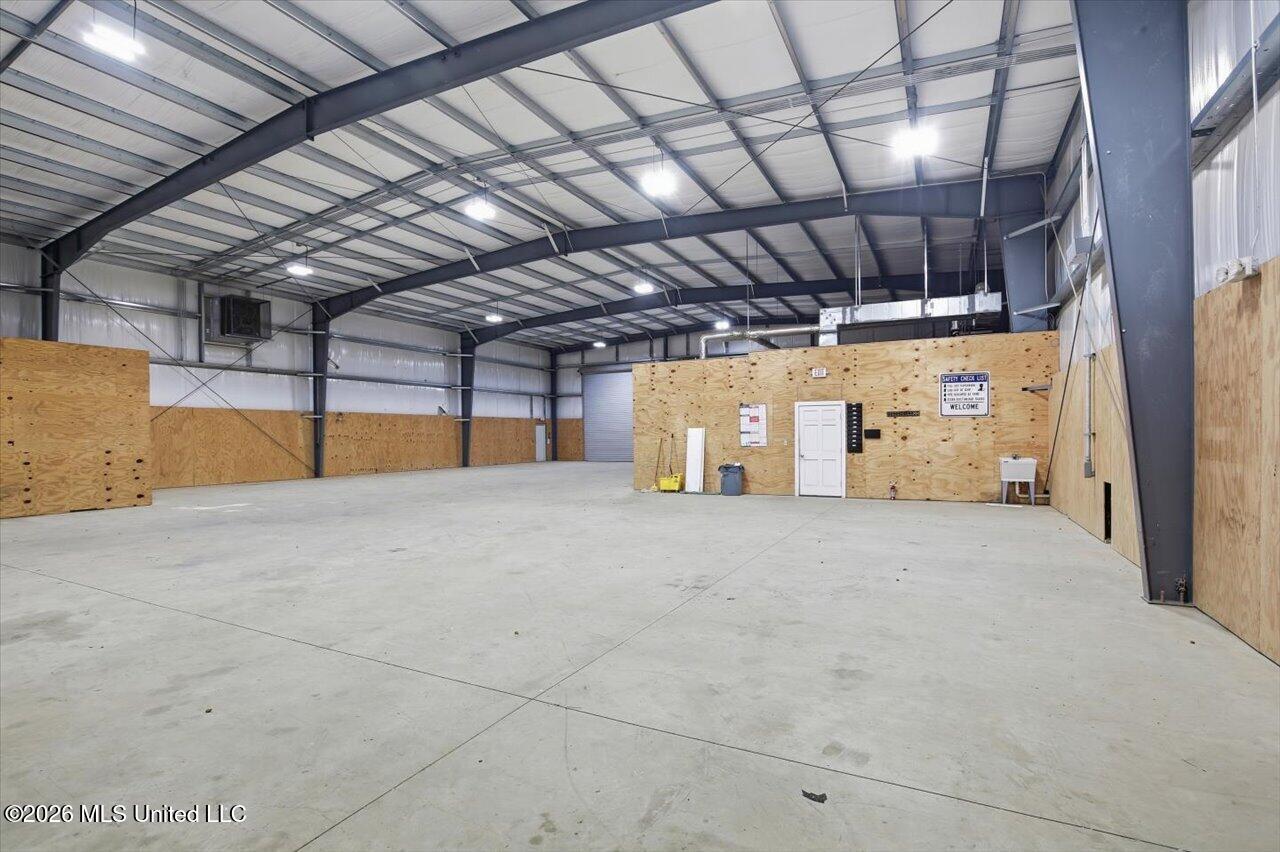 1505 Industrial Drive Property Photo 22