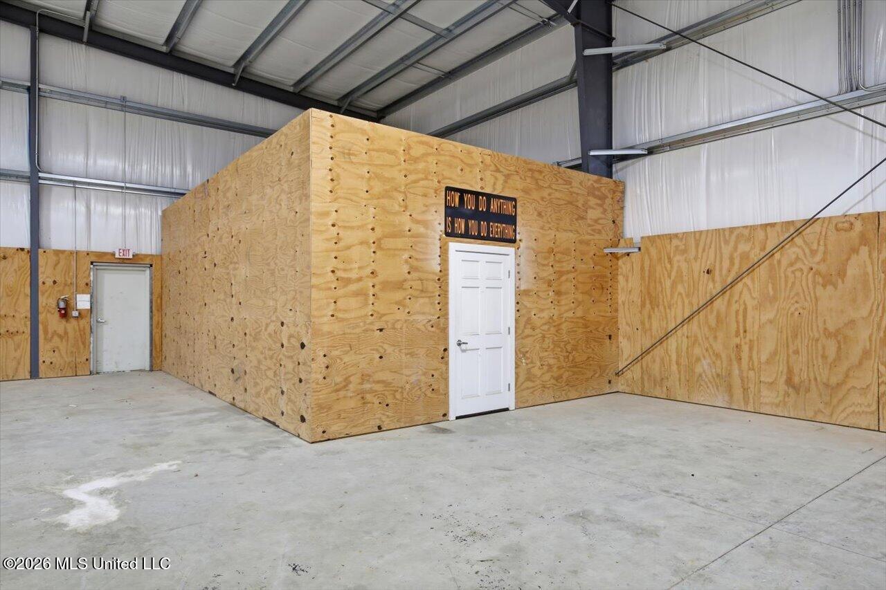 1505 Industrial Drive Property Photo 33