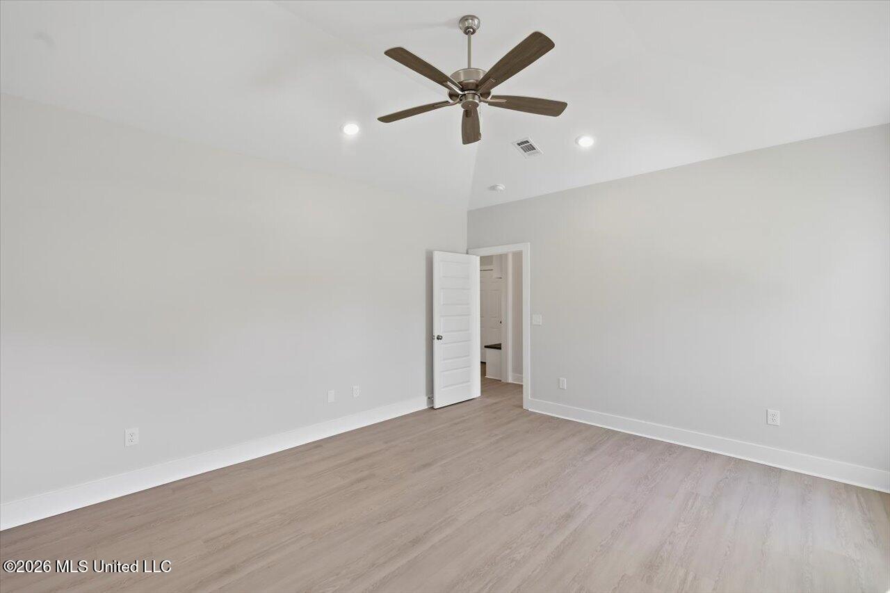 214 New Haven Lane Property Photo 21