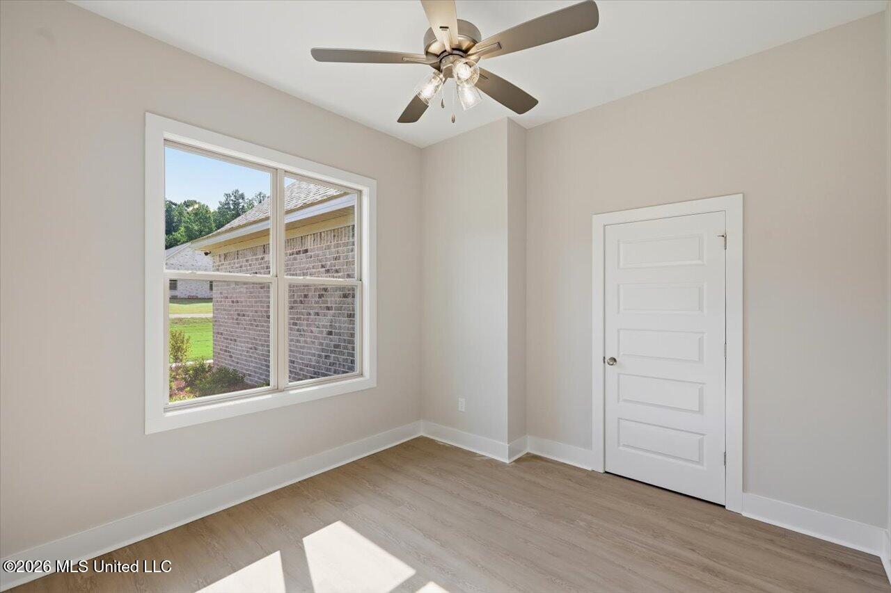 214 New Haven Lane Property Photo 26